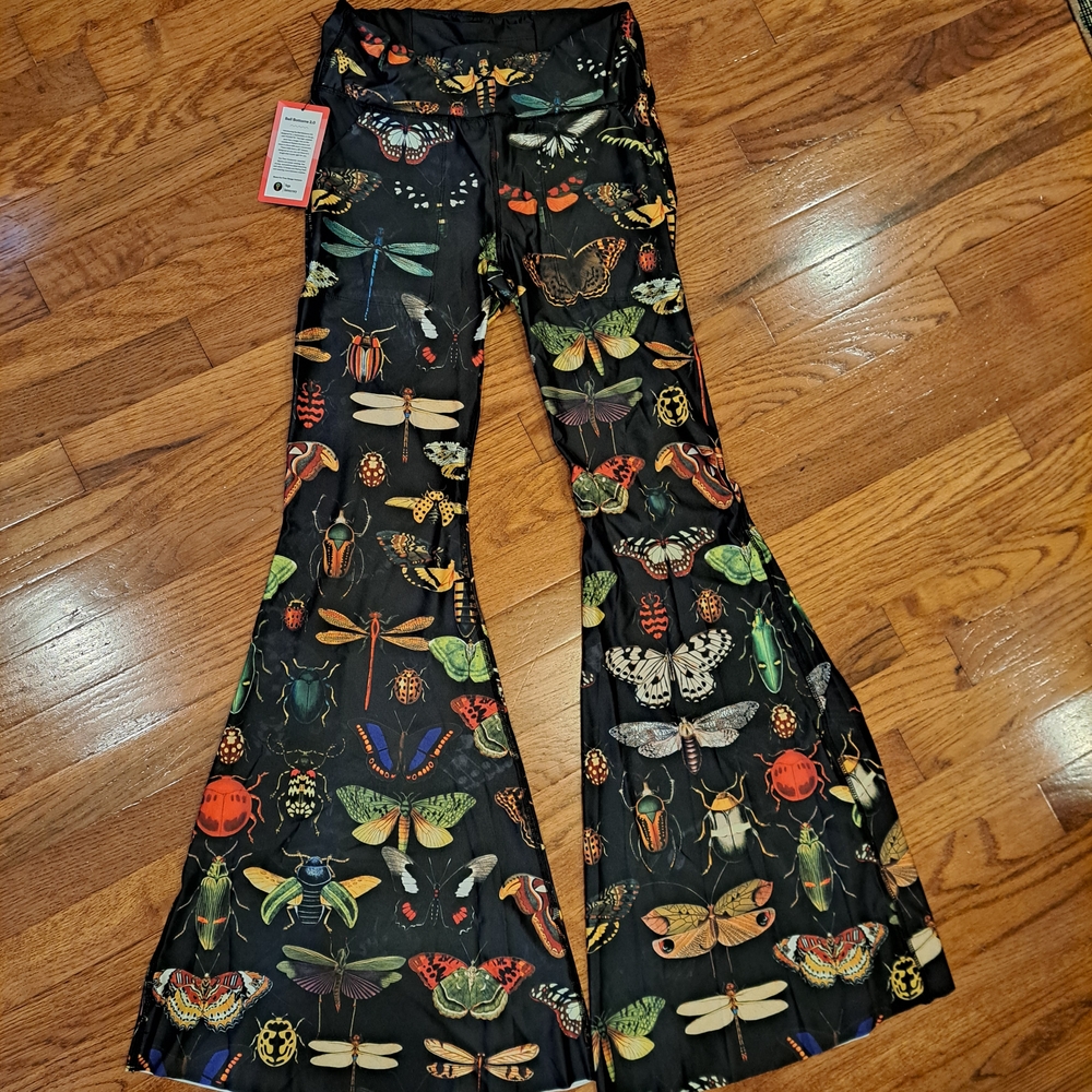 Medium Yoga Democracy Leggings Colorful Insect Print Flare